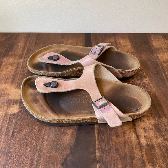 Birkenstock Giza Faded Purple/Pink Leather Straps. Size 37 Regular. US Size 6. - Picture 4 of 5